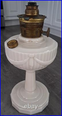 Vintage Aladdin Model B Alacite Glass Lincoln Drape Kerosene Oil Lamp 14.5