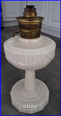 Vintage Aladdin Model B Alacite Glass Lincoln Drape Kerosene Oil Lamp 14.5