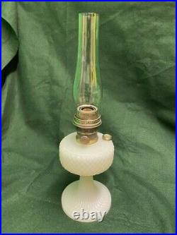 Vintage Aladdin Model B Table Lamp, White Moonstone Diamond Quilt
