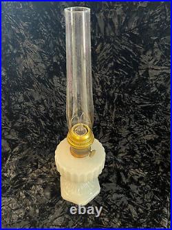 Vintage Aladdin Nu Type Model B Kerosine Oil Lamp. 1930s. Milk Glass