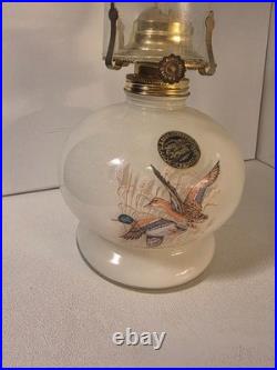Vintage Aladdin Oil Lamp Duck Hunting Scene Milk Glass Farms Lamp Light Bu
