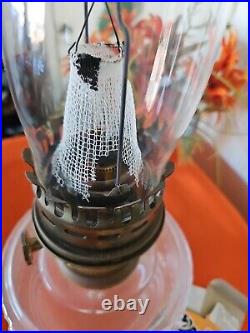 Vintage Aladdin Oil Lamp With New Wick 23