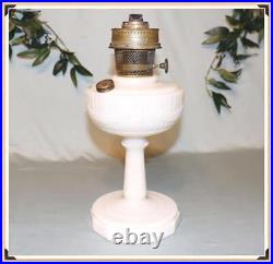 Vintage? Aladdin Tall Lincoln Drape Alacite Oil Lamp? Model 23 Brass Burner