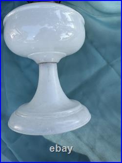 Vintage Aladdin Venetian model oil Lamp, white With Aladdin burner