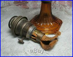 Vintage Antique Aladdin Kerosene Lamp Corinthain Clear Pattern Amber Bottom