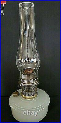 Vintage Antique Mantle Lamp Co. Aladdin Model B Nu-Type White Moonstone Oil Lamp