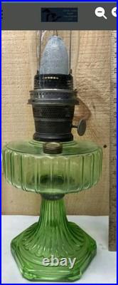Vintage Antique Oil Lamp EMERALD GREEN Glass Aladdin Nu-Type Model B Burner