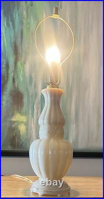 Vintage Art Deco Scalloped Contoured Aladdin Alacite Table Lamp, Pale Vintage Art Deco Scalloped Contoured Aladdin Alacite Table Lamp, Pale