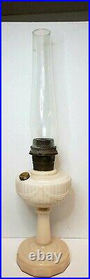 Vintage Uranium Glass Aladdin Lincoln Drape Beige Alacite B-75 Oil Lamp 25
