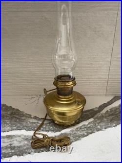 Vtg Aladdin Brass Kerosene Lamp Electrified with Clear Glass Chimney