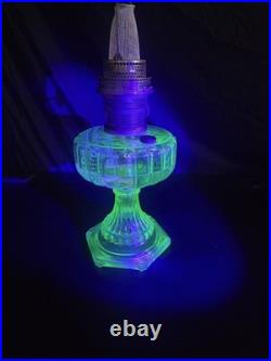 Vtg Aladdin Green Glass Bell Stem Oil Lamp (uranium)