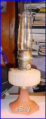 WONDERFUL ALADDIN KEROSENE LAMP NICE BURNER & ORIGINAL LOX-ON CHIMNEY