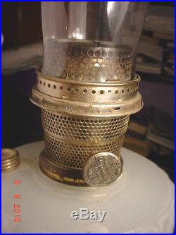 WONDERFUL ALADDIN KEROSENE LAMP NICE BURNER & ORIGINAL LOX-ON CHIMNEY